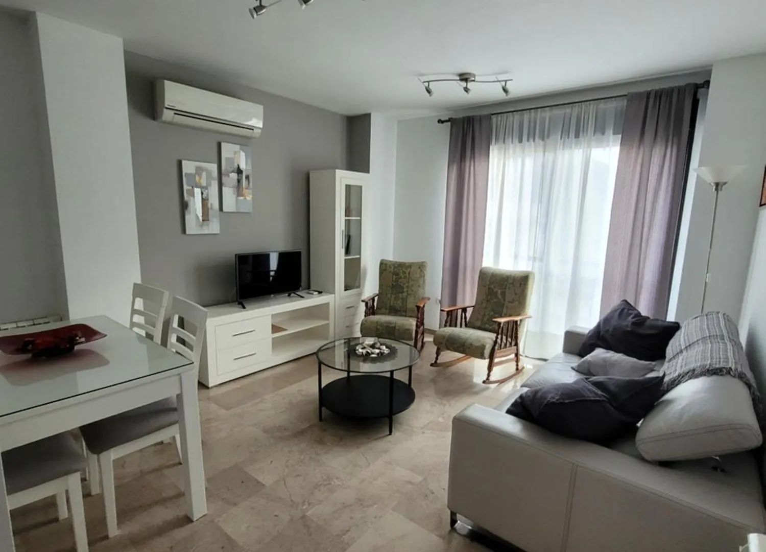 Living Cazorla L Apartment